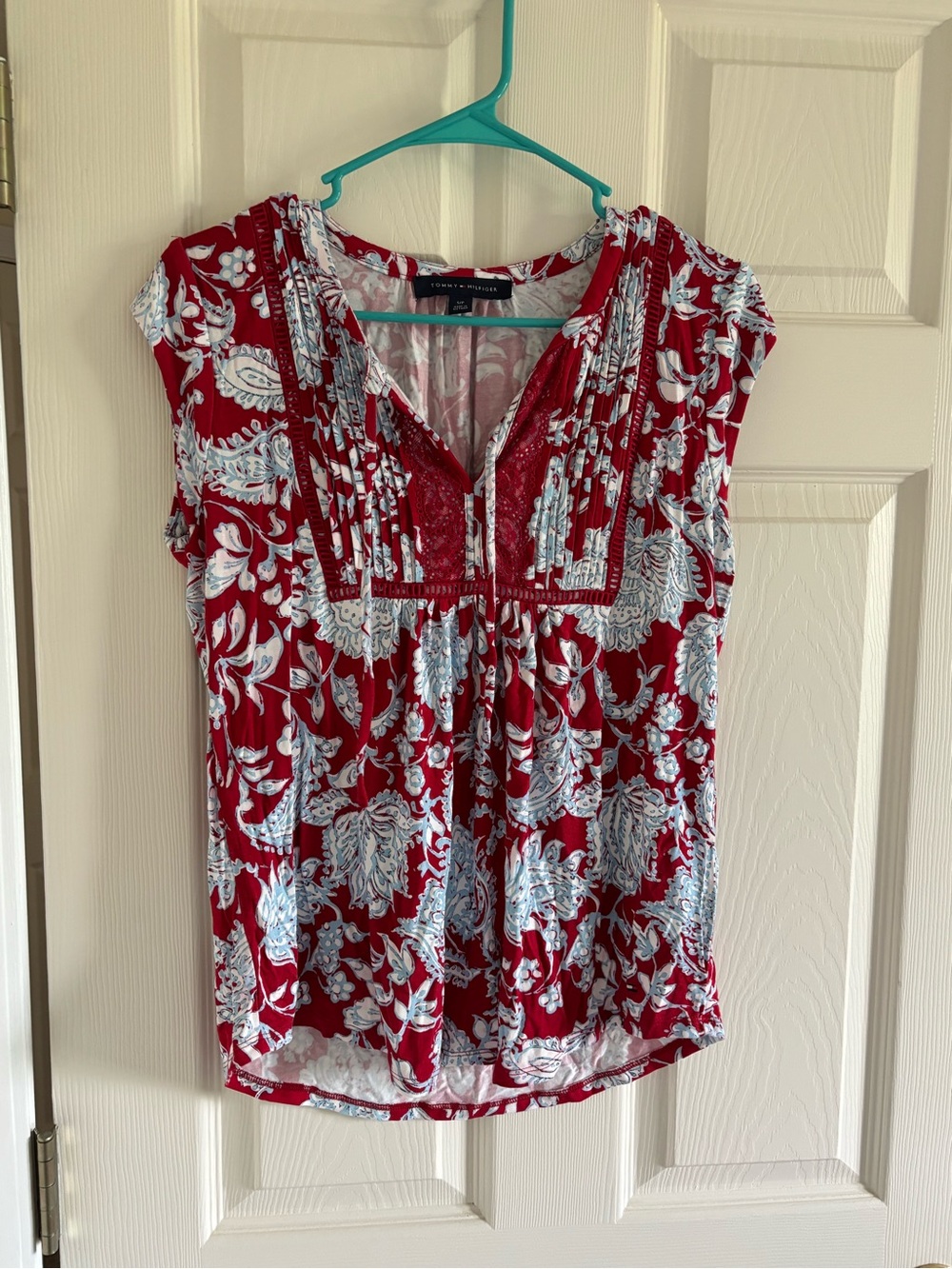Tommy Hilfiger Red and White Floral Cap-Sleeve V-Neck Blouse